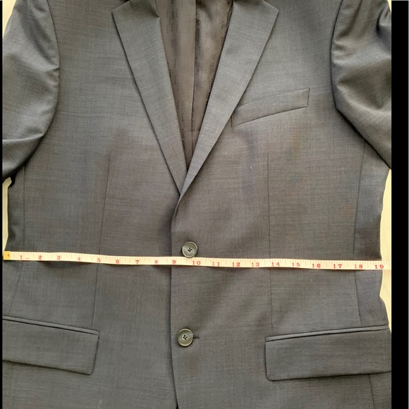 To continue : Hugo boss suits sizes folder - Picture 4 of 7